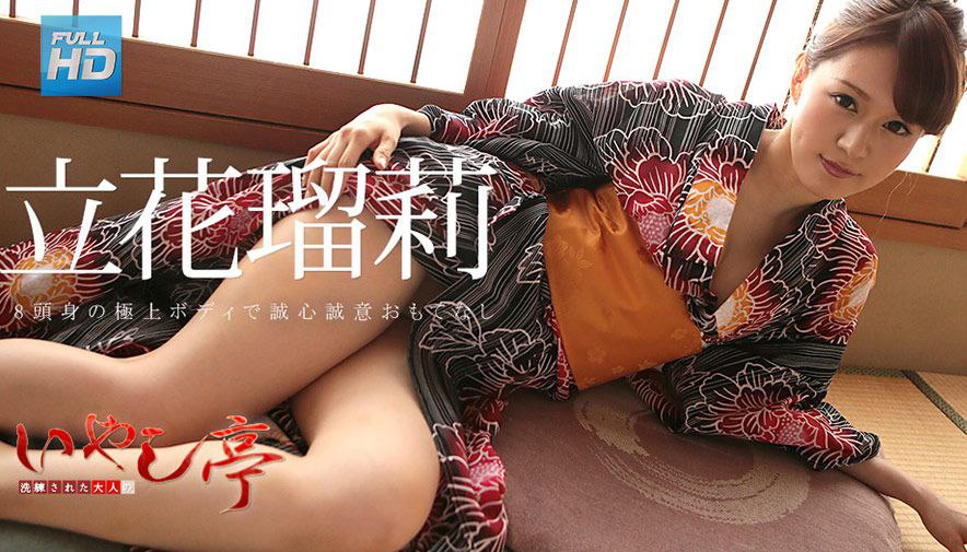 骚气少妇和炮友驾车到户外车震啪啪 车后座口交手指扣逼大力抽插呻吟 很是诱惑喜欢不要错过